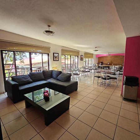 Hotel Ejecutivo Aeropuerto Alvaro Obregon ภายนอก รูปภาพ