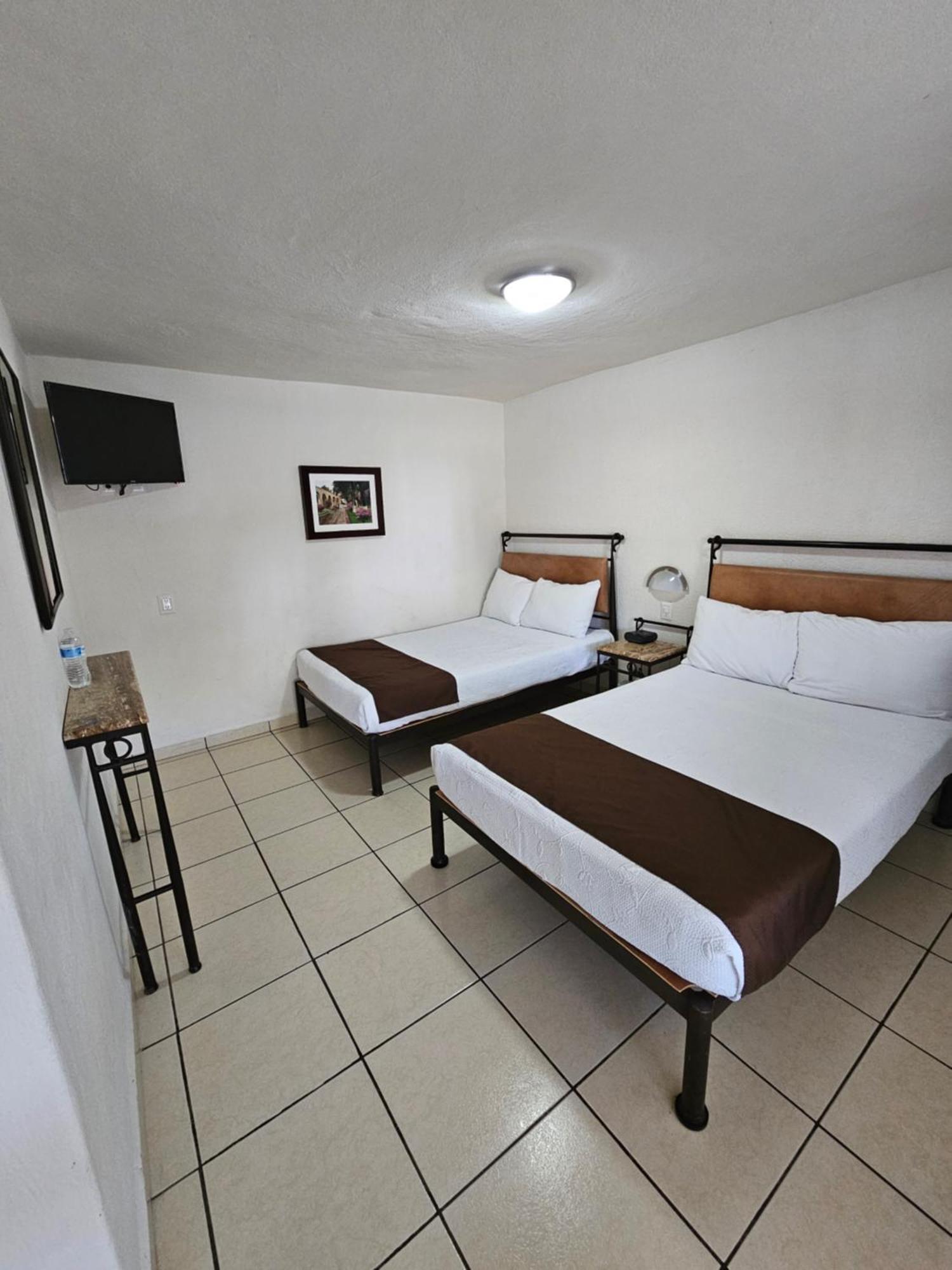 Hotel Ejecutivo Aeropuerto Alvaro Obregon ภายนอก รูปภาพ