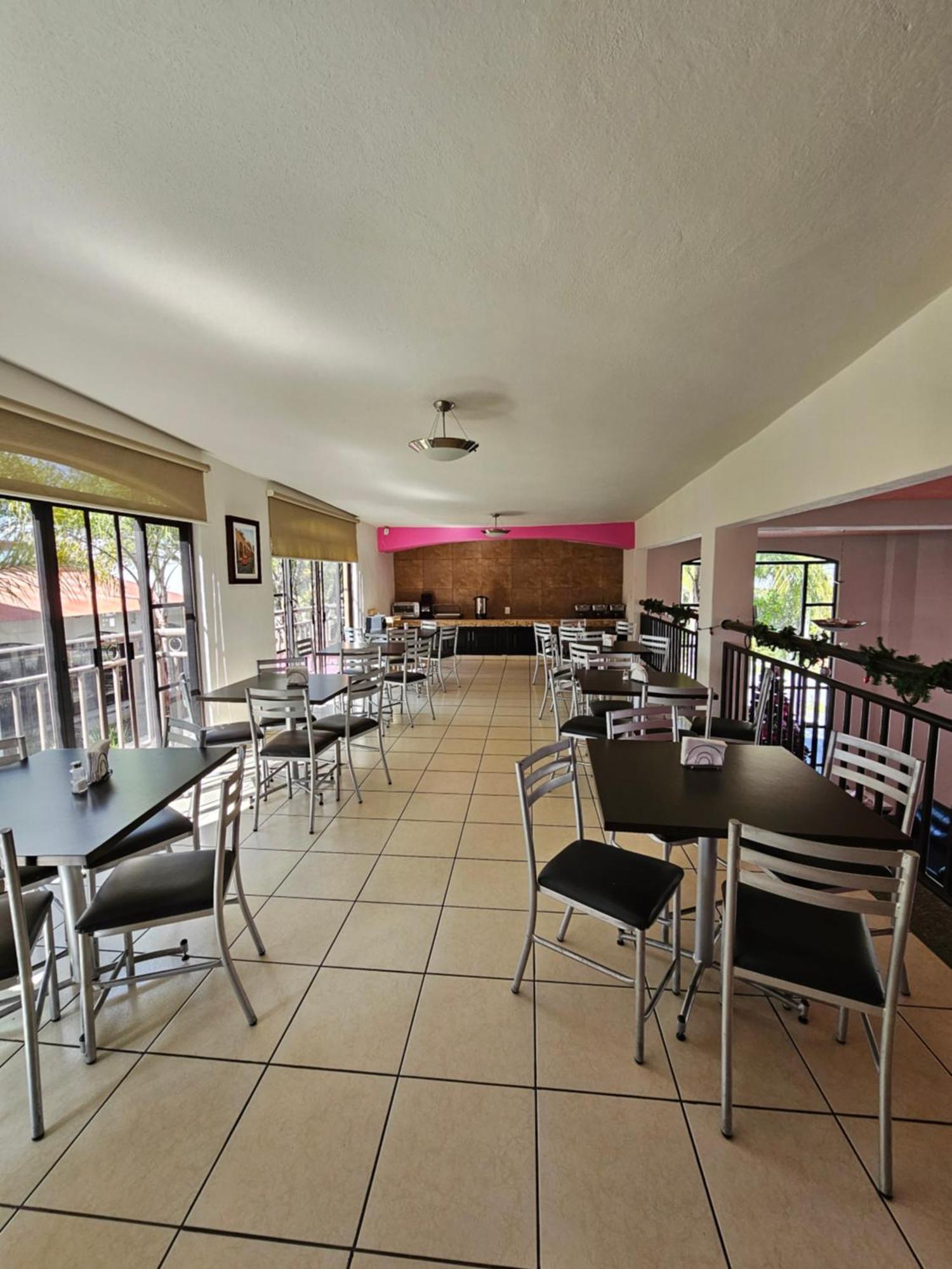Hotel Ejecutivo Aeropuerto Alvaro Obregon ภายนอก รูปภาพ